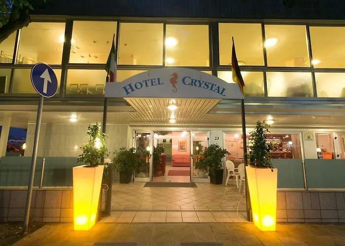Crystal Con Piscina Estiva Privata 3* 里米尼