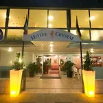 Crystal Con Piscina Estiva Privata 3* רימיני