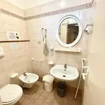 Crystal Con Piscina Estiva Privata 3*