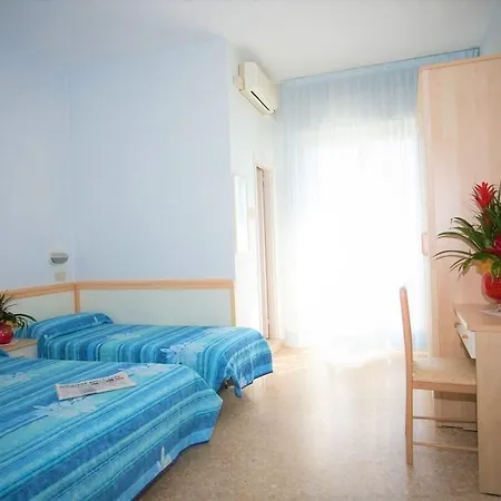 Hotel Crystal Con Piscina Estiva Privata