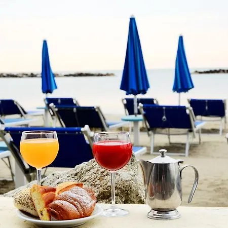 Hotel Crystal - Spiaggia Inclusa Con Pacchetti Personalizzati Szálloda Rimini