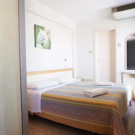 Hotel Crystal - Spiaggia Inclusa Con Pacchetti Personalizzati Szálloda 3*