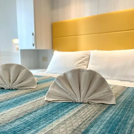 Hotel Crystal - Spiaggia Inclusa Con Pacchetti Personalizzati Szálloda