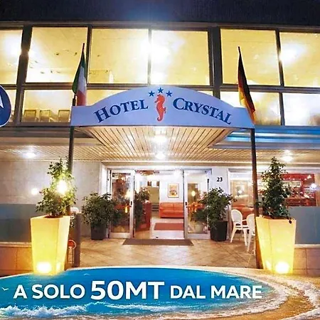 Crystal Con Piscina Estiva Privata Hotel Rimini