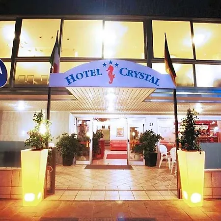 Crystal Con Piscina Estiva Privata Hotel