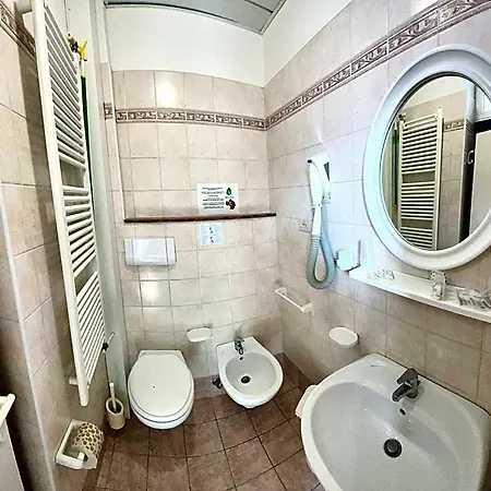 Hotel Crystal Con Piscina Estiva Privata Rimini
