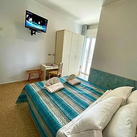 Crystal Con Piscina Estiva Privata