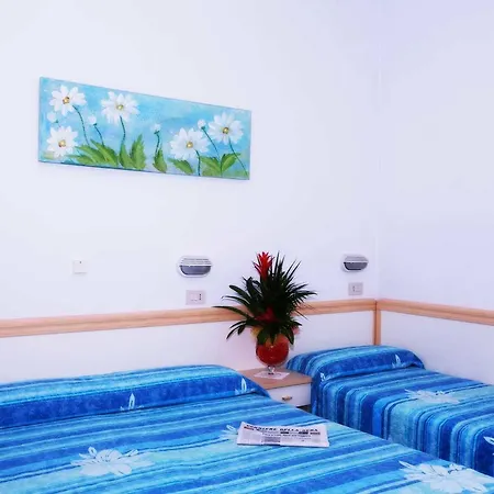 Hotel Crystal - Spiaggia Inclusa Con Pacchetti Personalizzati Szálloda