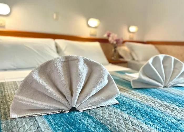 Crystal Con Piscina Estiva Privata Rimini