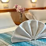Crystal Con Piscina Estiva Privata Отель