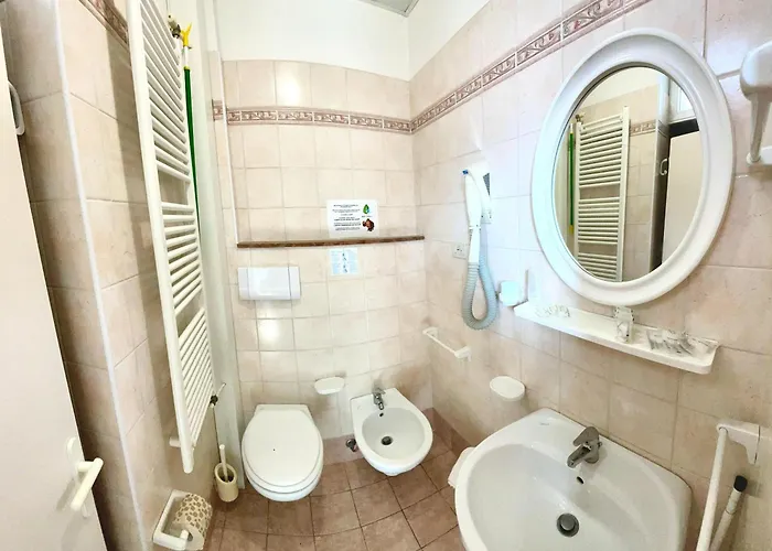 מלון Crystal Con Piscina Estiva Privata