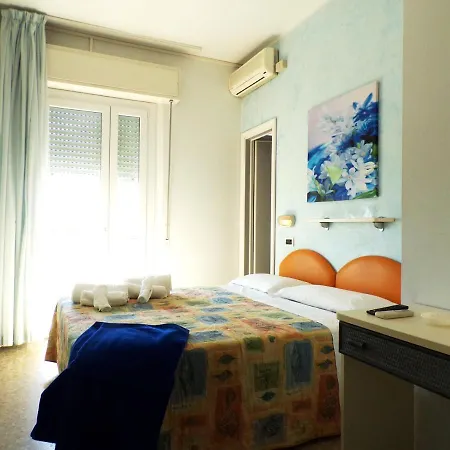 Hotel Hotel Crystal - Spiaggia Inclusa Con Pacchetti Personalizzati 3*