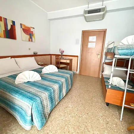 Hotel Crystal - Spiaggia Inclusa Con Pacchetti Personalizzati 3* Rimini